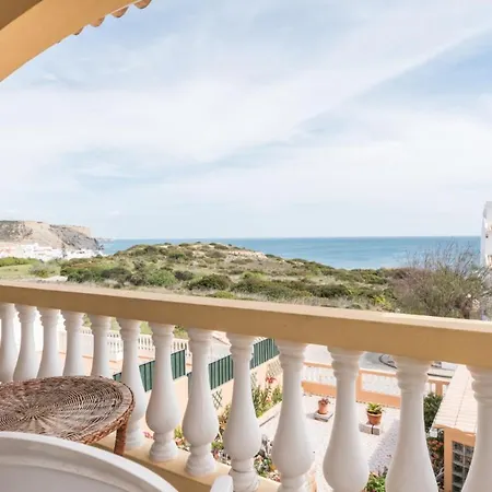 Beautiful With Stunning Sea Views, Sleeps 6 펜션 *