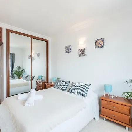 Beautiful With Stunning Sea Views, Sleeps 6