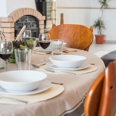 Ferienhaus Beautiful With Stunning Sea Views, Sleeps 6