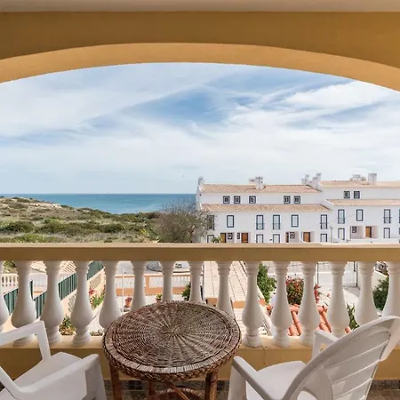 Beautiful With Stunning Sea Views, Sleeps 6 Ferienhaus