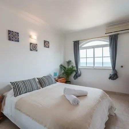 Beautiful With Stunning Sea Views, Sleeps 6